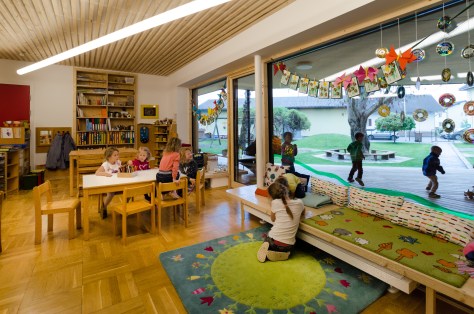 Zettling-24 Kindergarten - red - Arch Kos - Foto (c) Philipp Klein