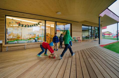 Zettling-29 Kindergarten - red - Arch Kos - Foto (c) Philipp Klein