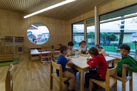 Zettling-33 Kindergarten - red - Arch Kos - Foto (c) Philipp Klein